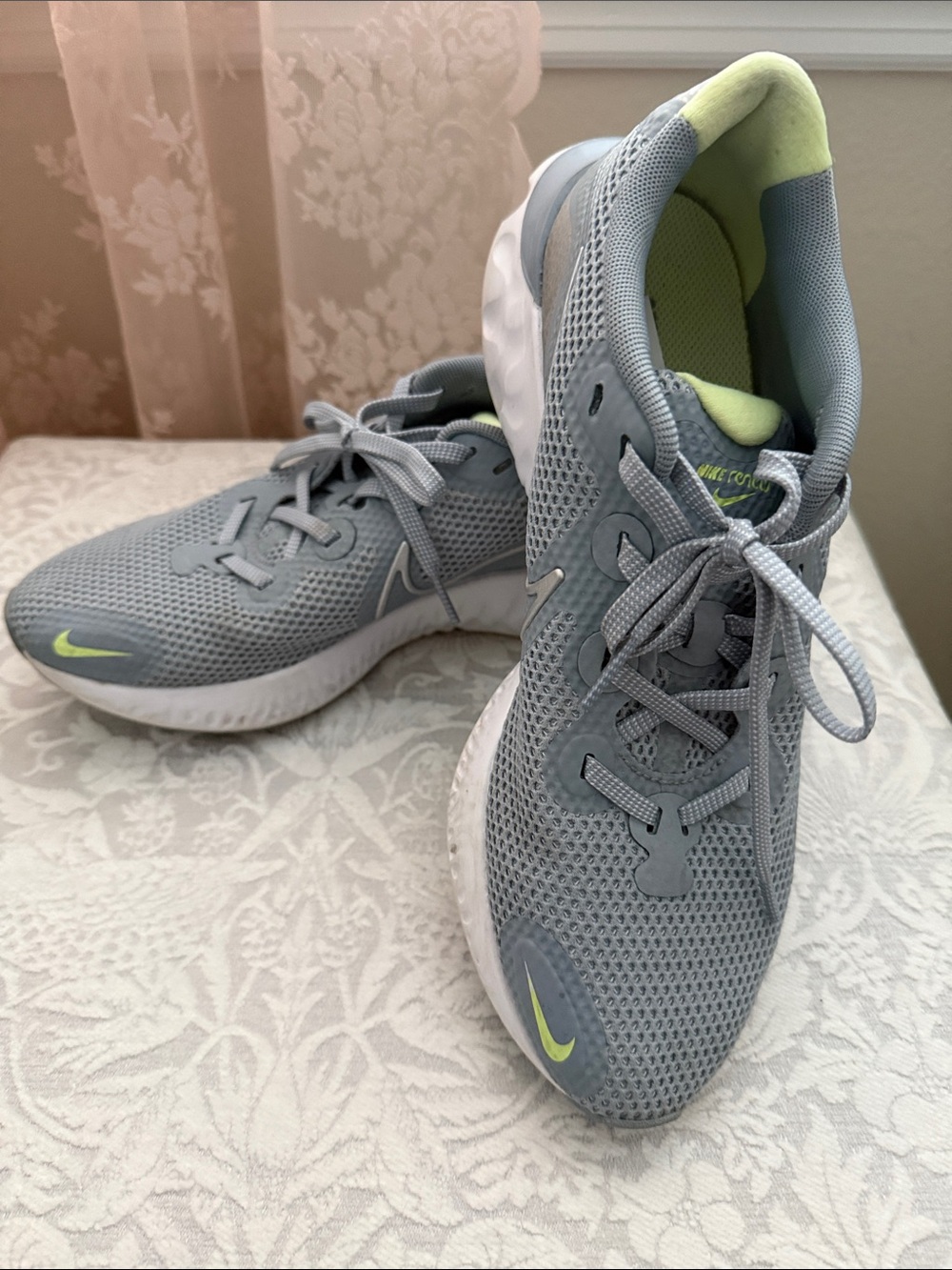 Nike Women's Light Gray and Neon Green Mesh Running Sneakers